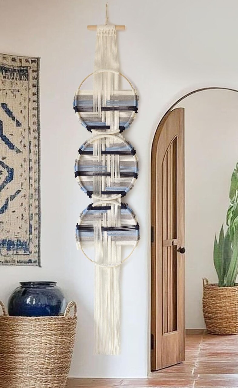 Macramé Wall Hanging – Handmade Bohemian Woven Fiber Wall Art with Geometric Lines, Round Decorative Piece for Living Room and Home Décor